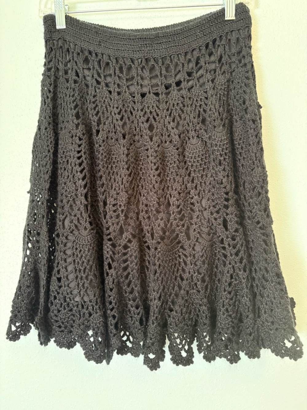 WOOL CACHE SMALL ✨ Crochet Lace A-Line Skirt - Black VGUC